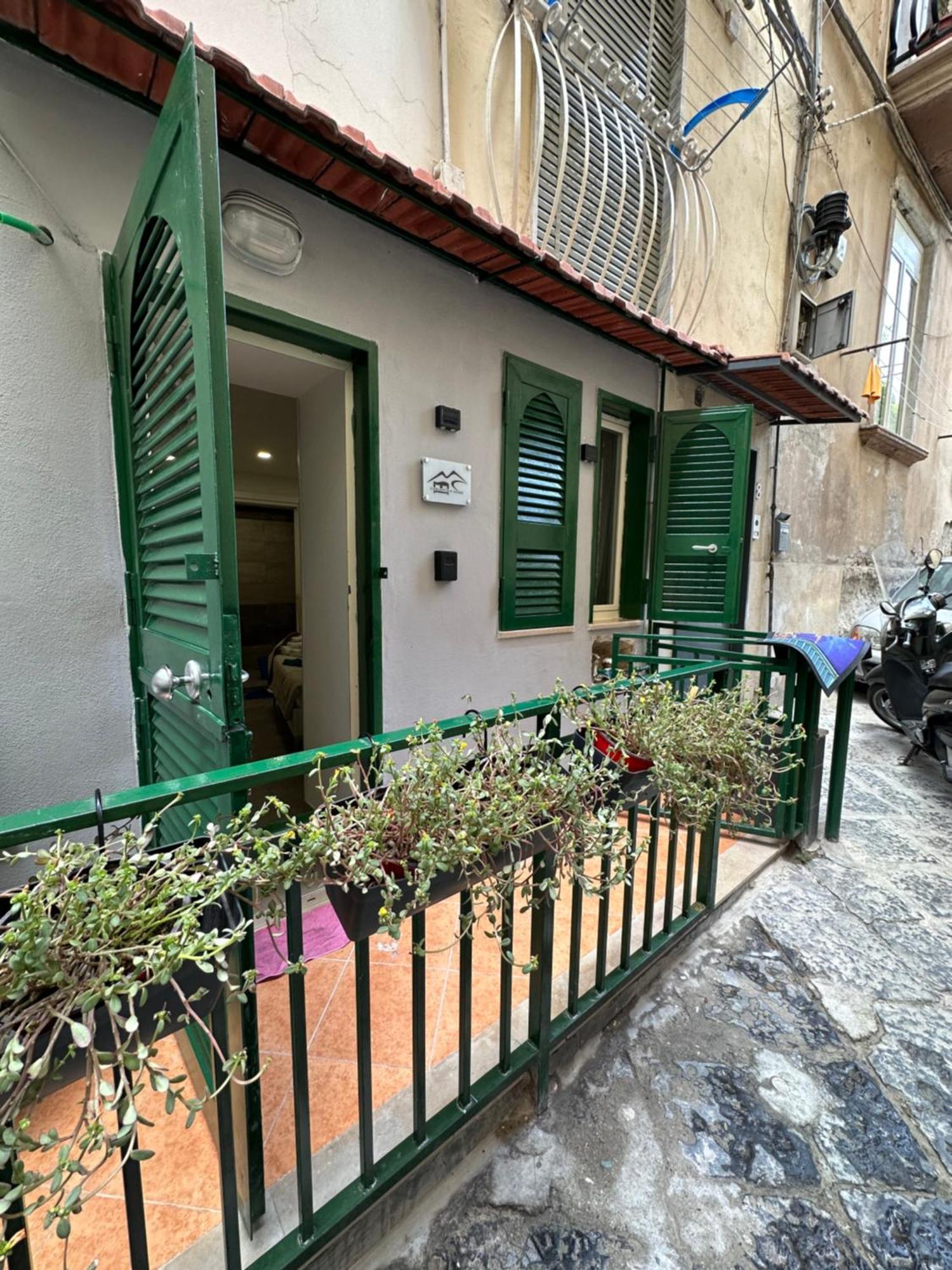 Carlotta'S Home 18 Neapel Exterior foto